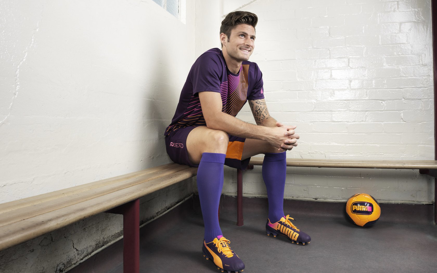 “世界顶级选手齐聚武汉，马拉松赛场激烈开跑”